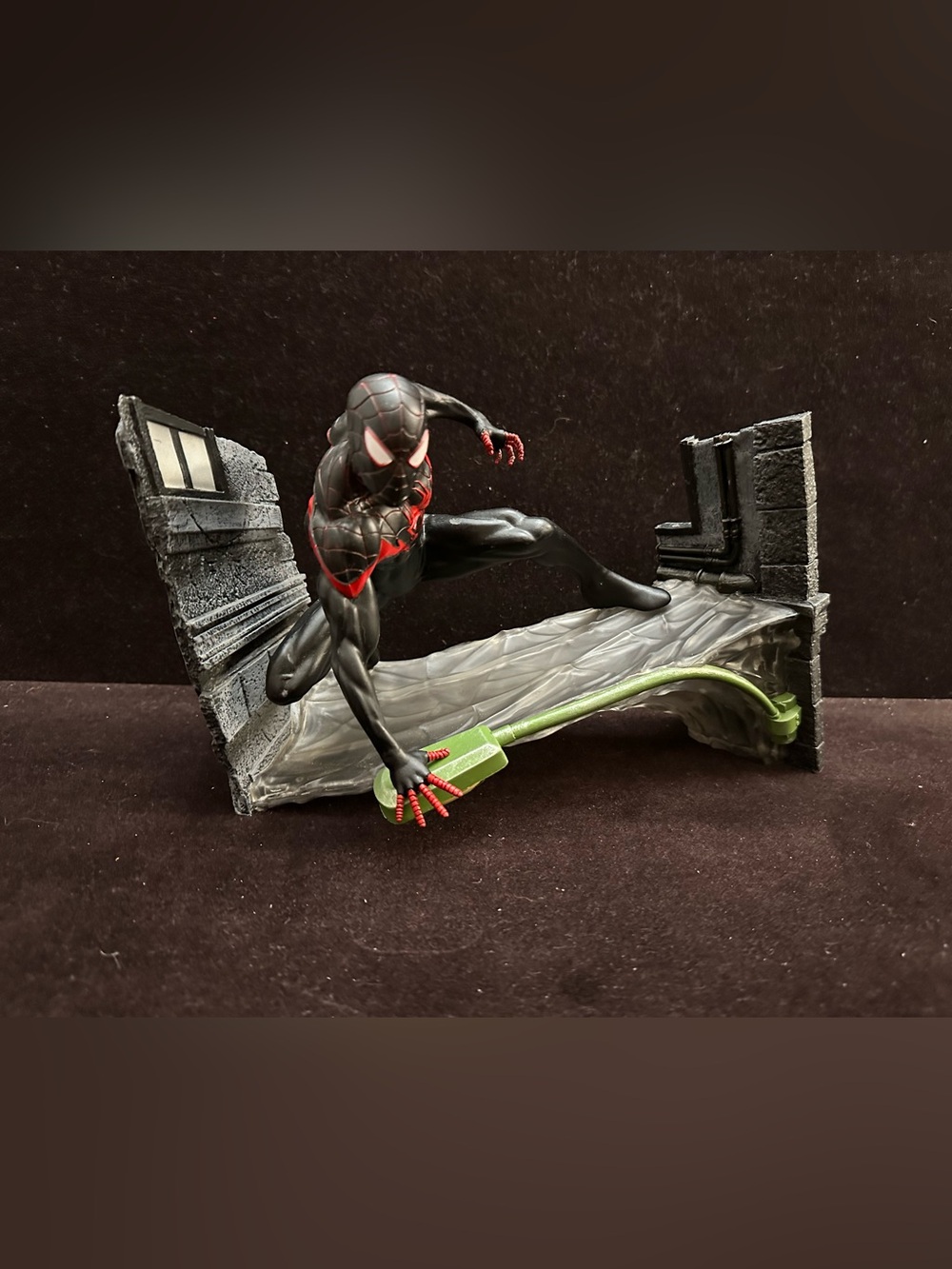 Miles Morales Spider-Man Figure with City Diorama